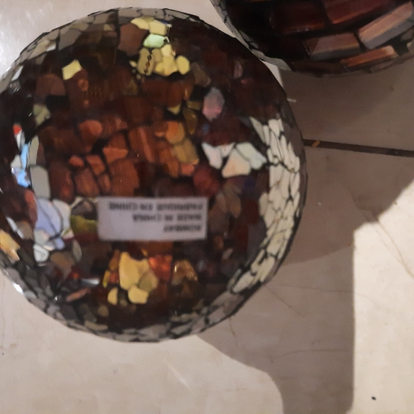 Nwt AUTHENTIC GENUINE BROWN MOSAIC BALLS BOMBAY & COMPANY LOT OF TWO long cuts - Picture 2 of 6